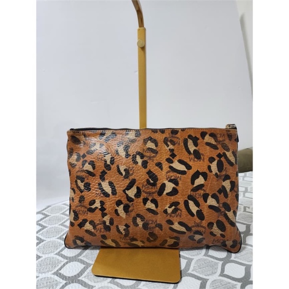 Authentic MCM Leopard Printed Visetos Clutch Brown/Black - Picture 5 of 16